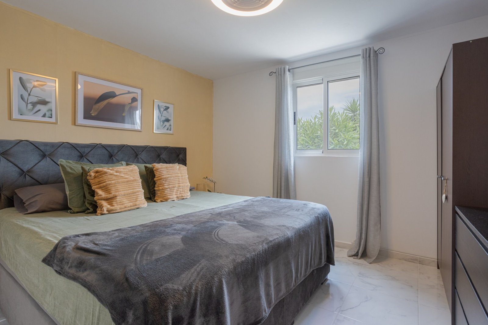 o_1iqvdi5omt82csu21r701tch2r