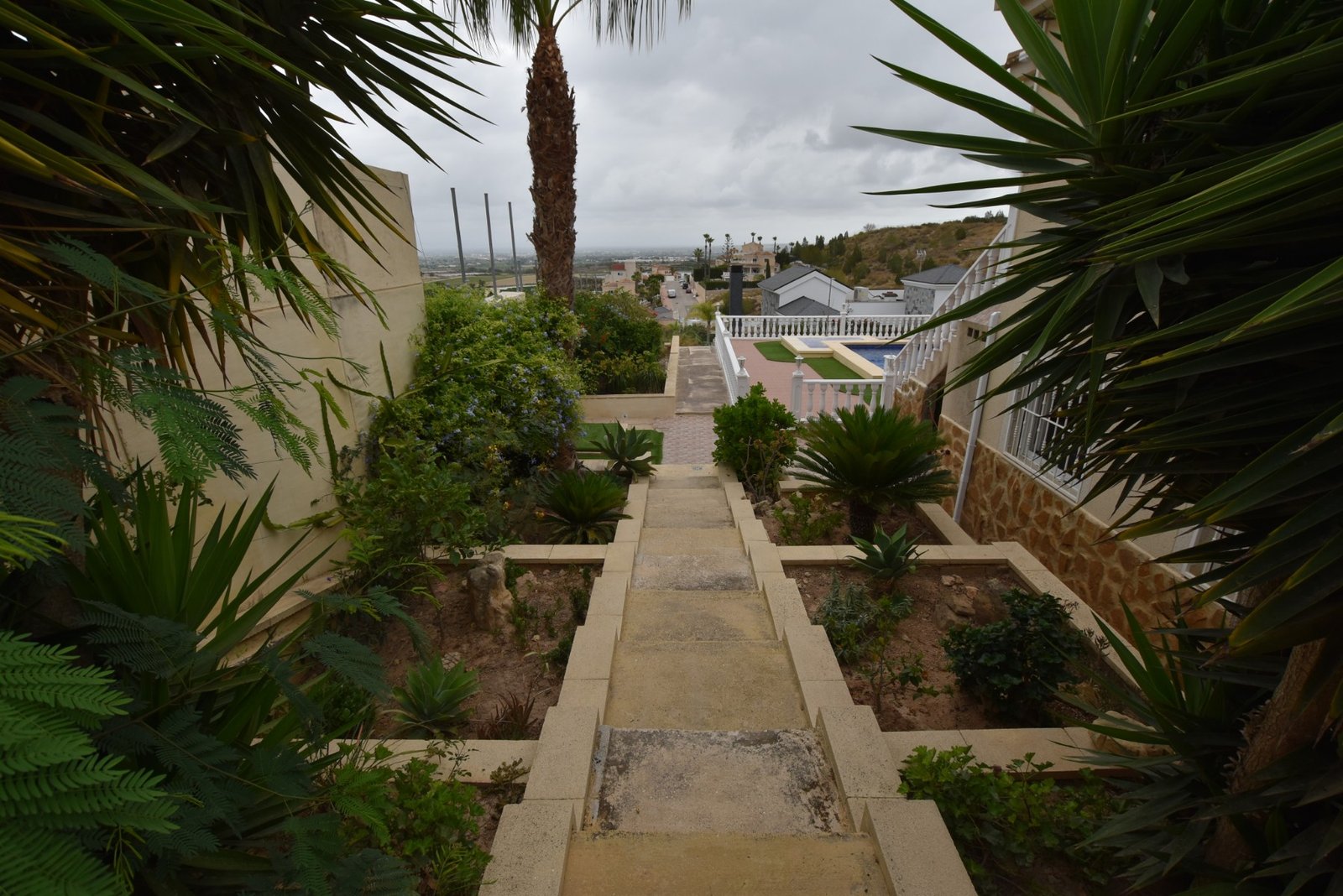 o_1ivplvu80uit16hn1vvb1nds95559