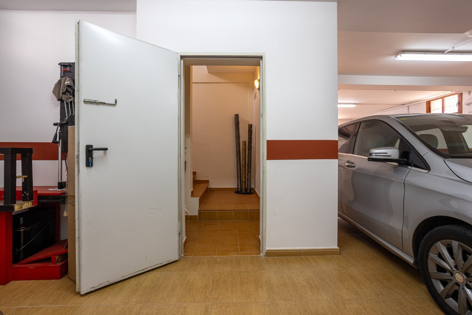 o_1j06u14n21goa173c15f91m3h9ll3t