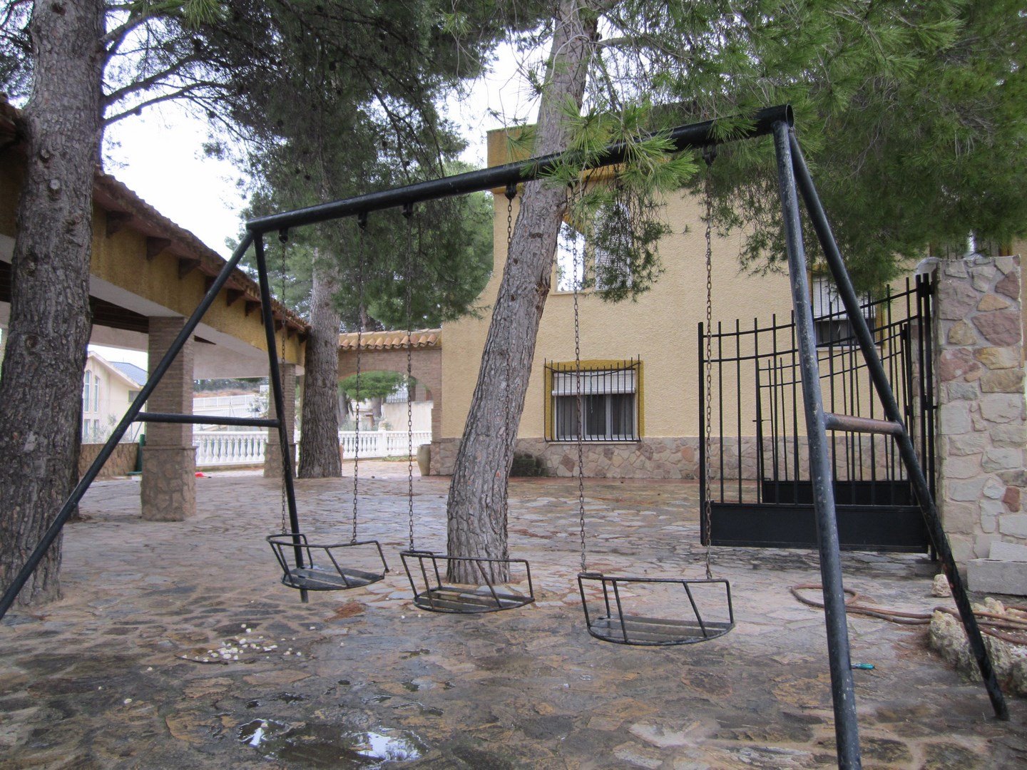 o_1j20adfag1dkk17m11fds4se4vb1j