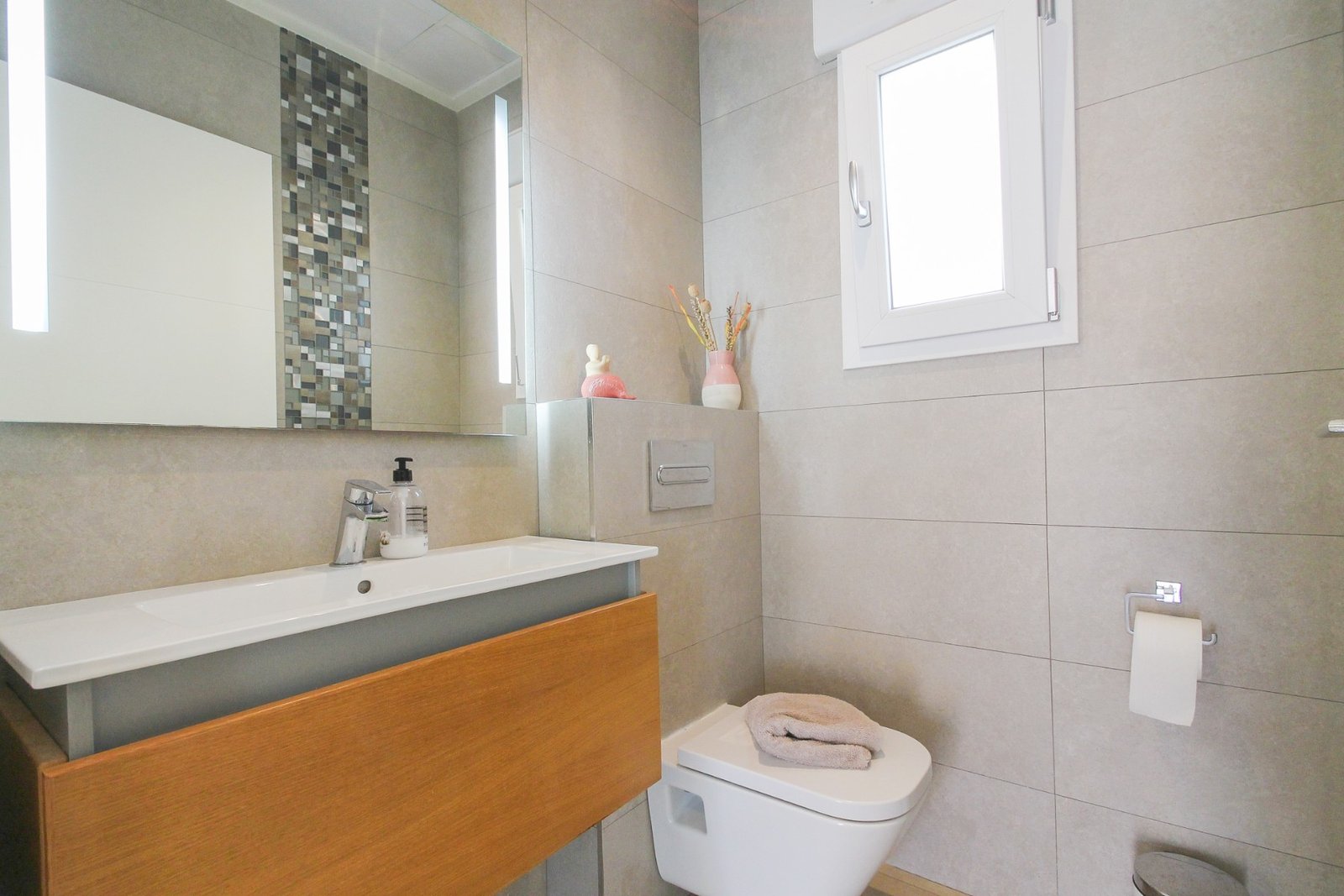 o_1j4kosvliomi1g97tvq165h1v5955