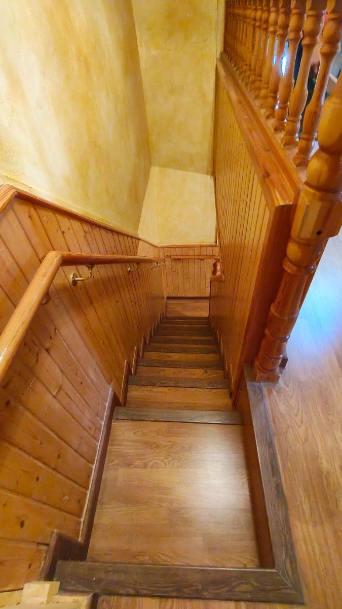 o_1j8l87ggs18na1251mgn13851p9t5g