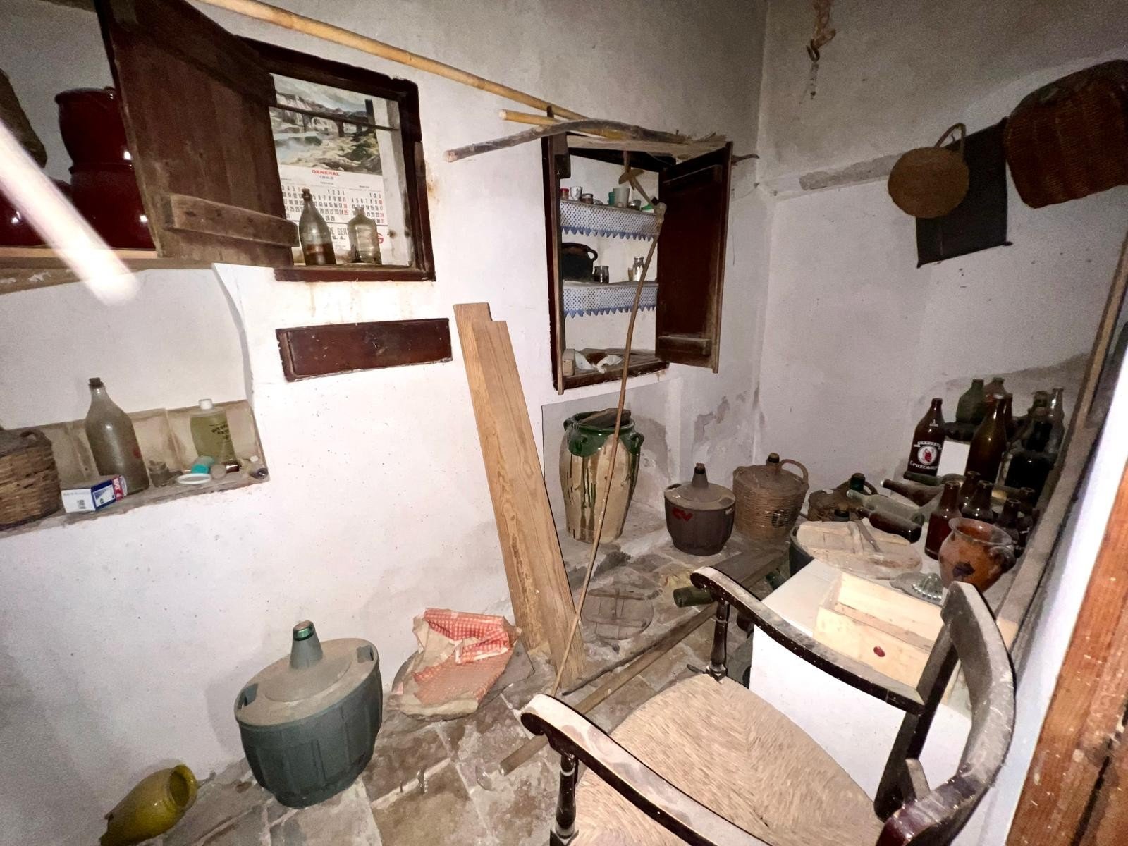 o_1j8ldv20813f4182s1e1mu8dlf12o