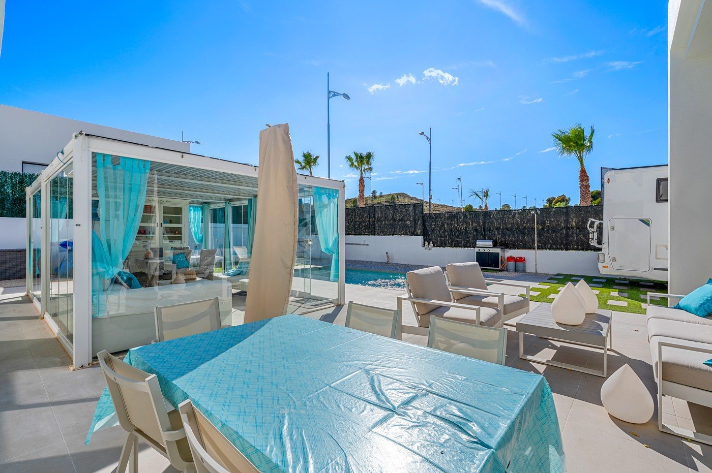 o_1j9pc6lvkrn114kjhui1ormqof32