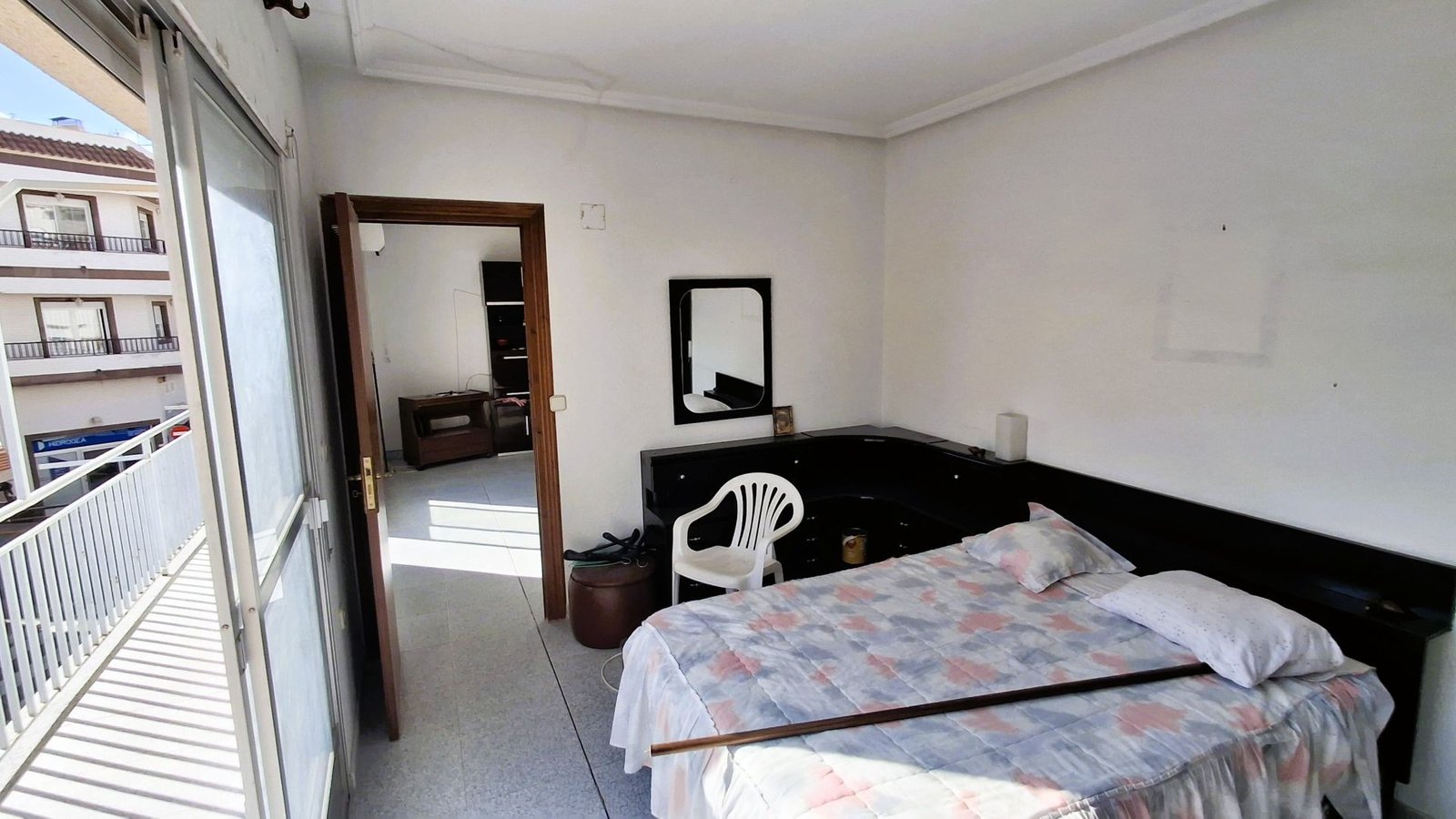 o_1jbkqbc9f19pgblq9i61bh819hd2n