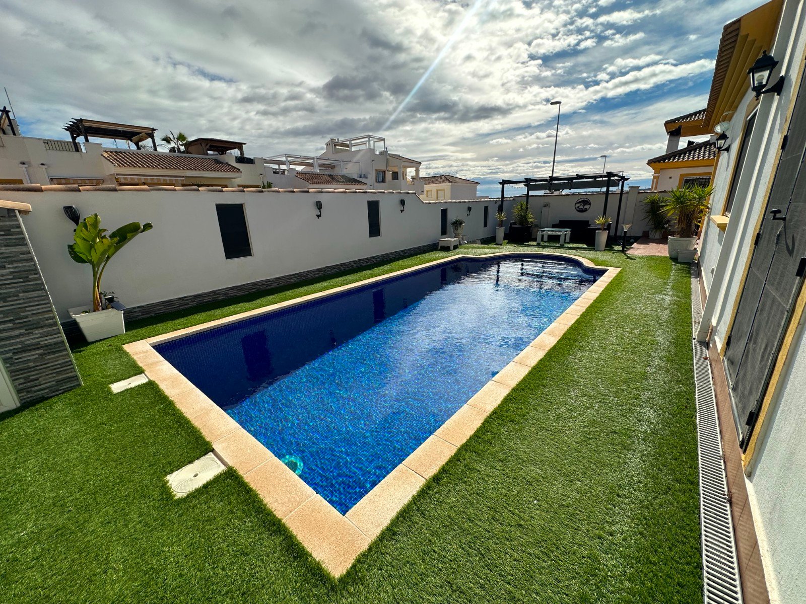 o_1jh3lpvic1hhf12s81j797i810p922