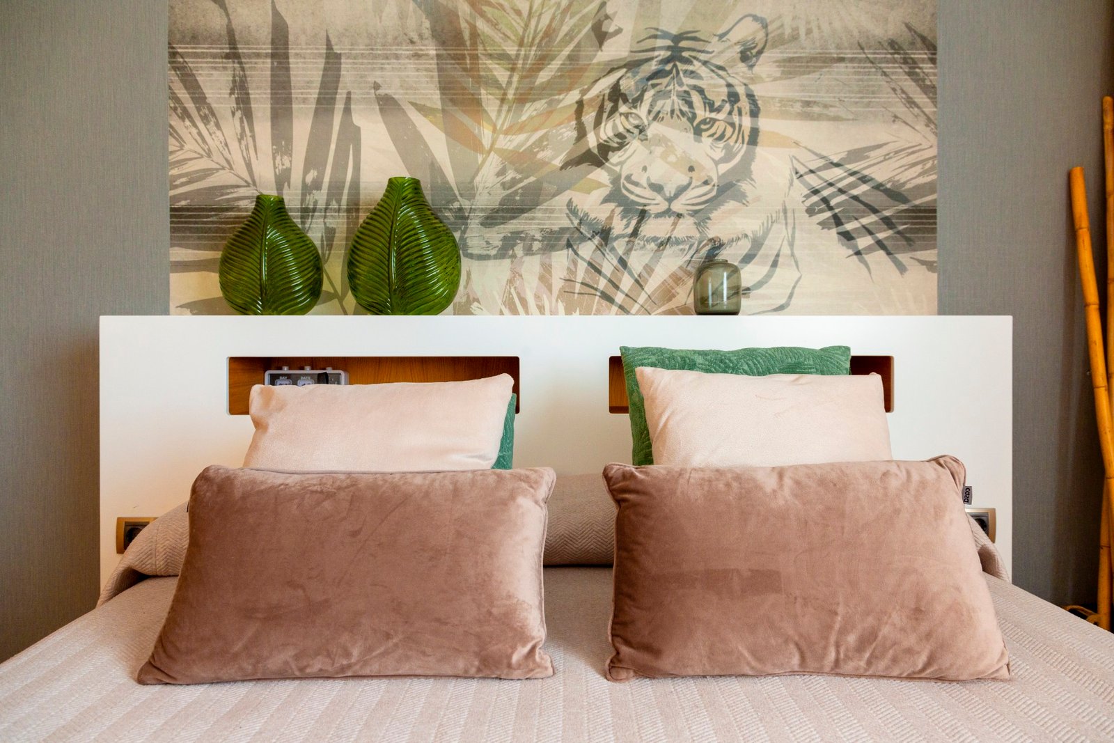 o_1jhlh22au1km4uoqp311i331l213t