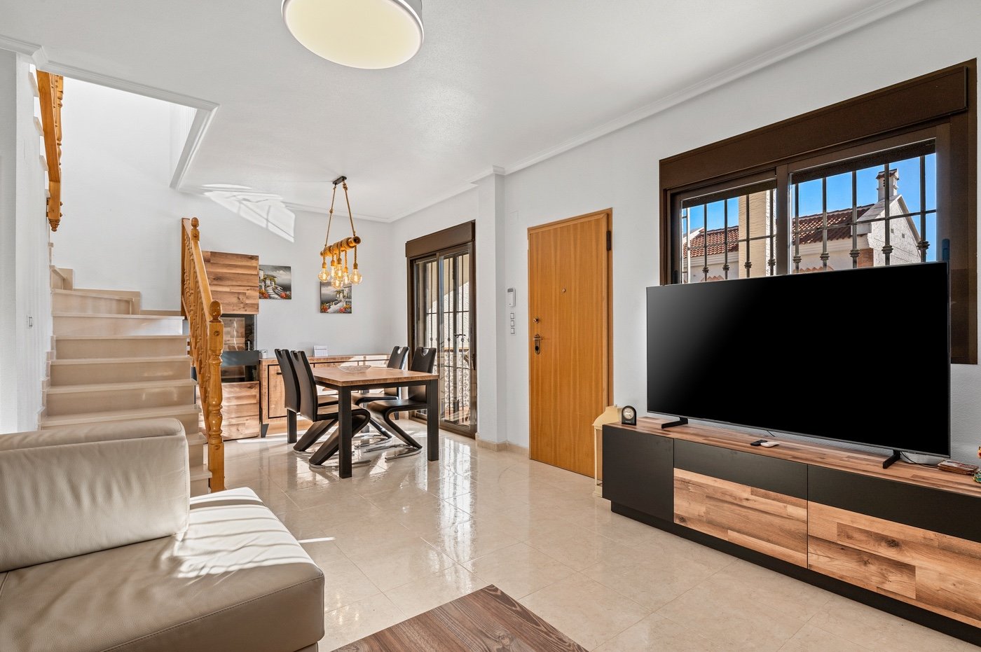 o_1ji52g4f4149f1jfv1b4q1suafvs2o