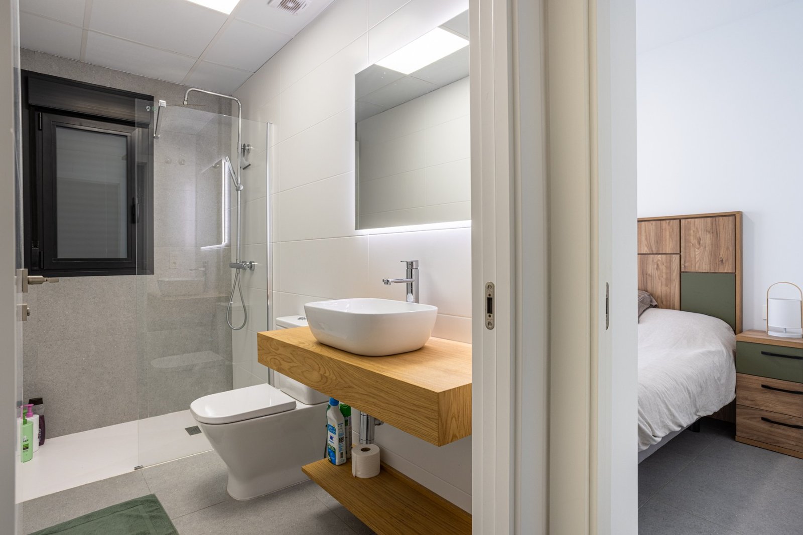 1243677_699d5b4ddb312