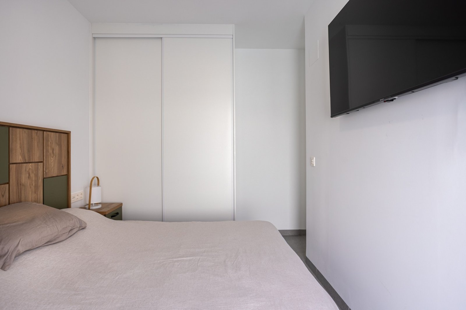 1243679_699d5b85e7220