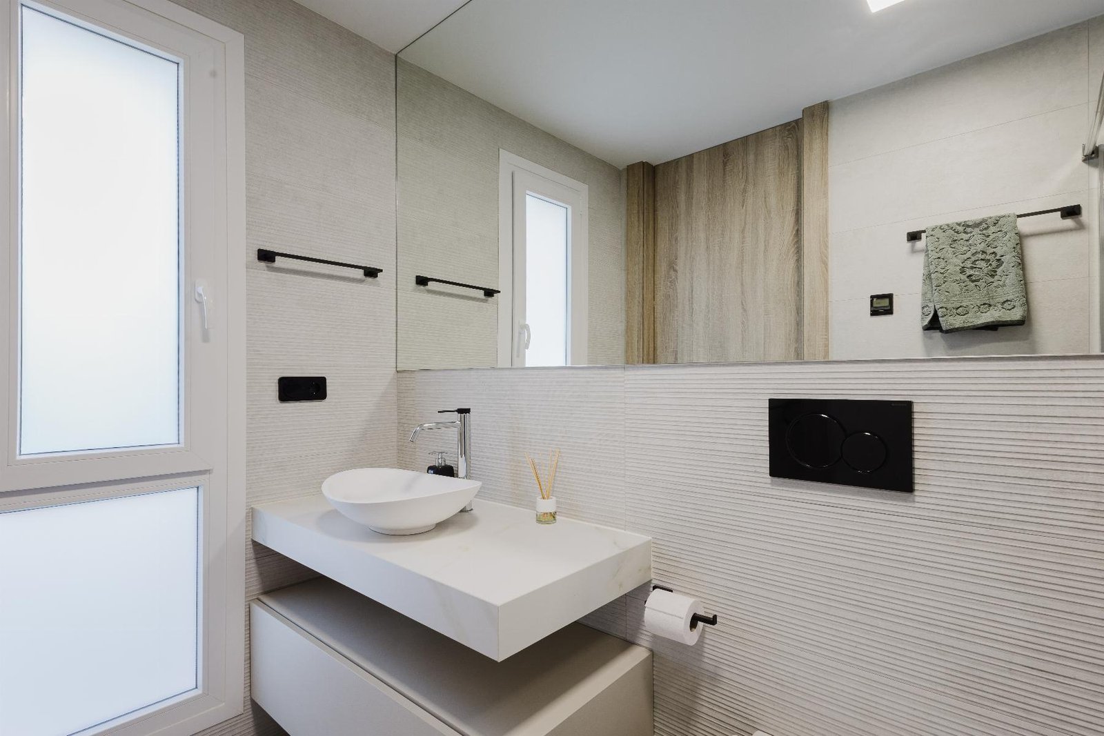 2223_o_1jgk57i2k17q45f0r8a9qi1u151p