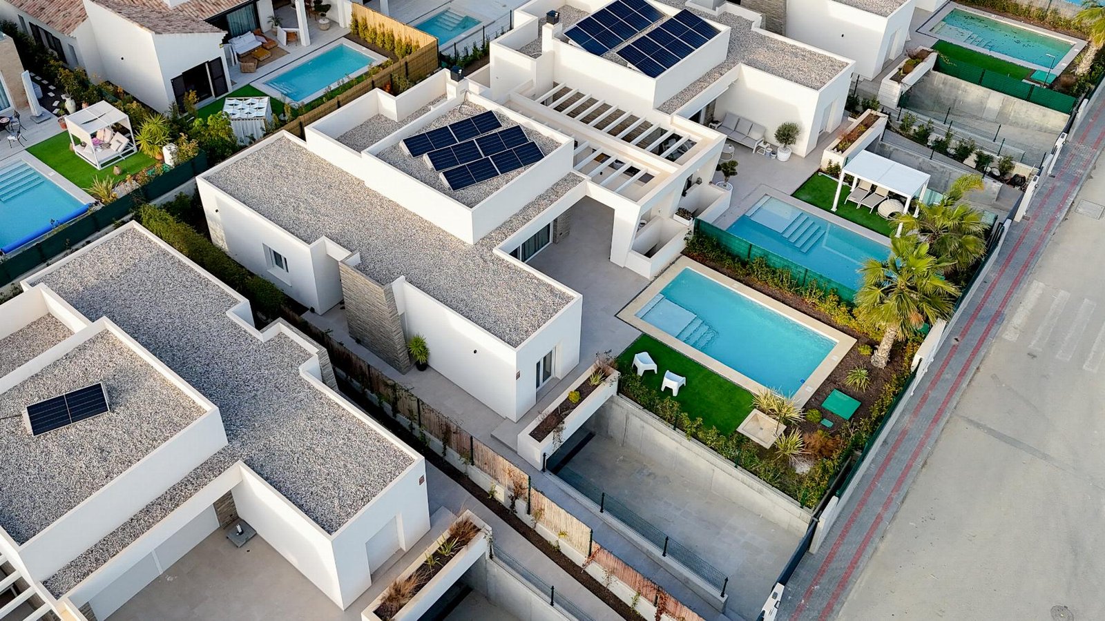 2223_o_1jgk57i2k1pb815geul21987o452i