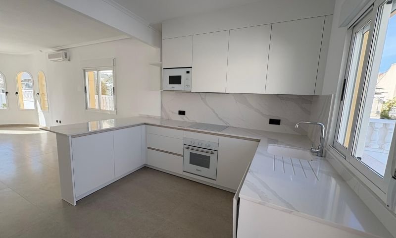 2fd015a5-e3ddd3c8-2e2f-4c65-8de0-857109761a2e