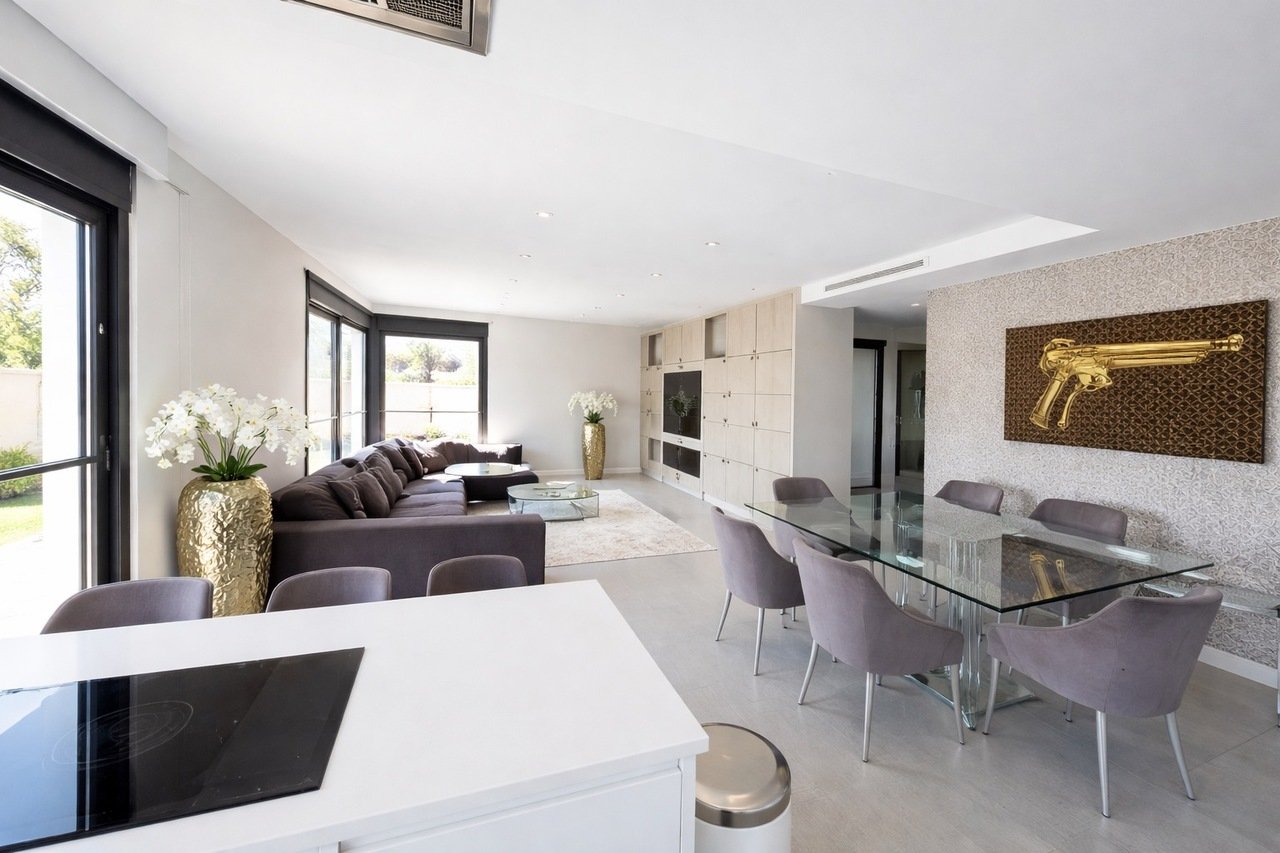 32331dc004ffba645e83_xlarge