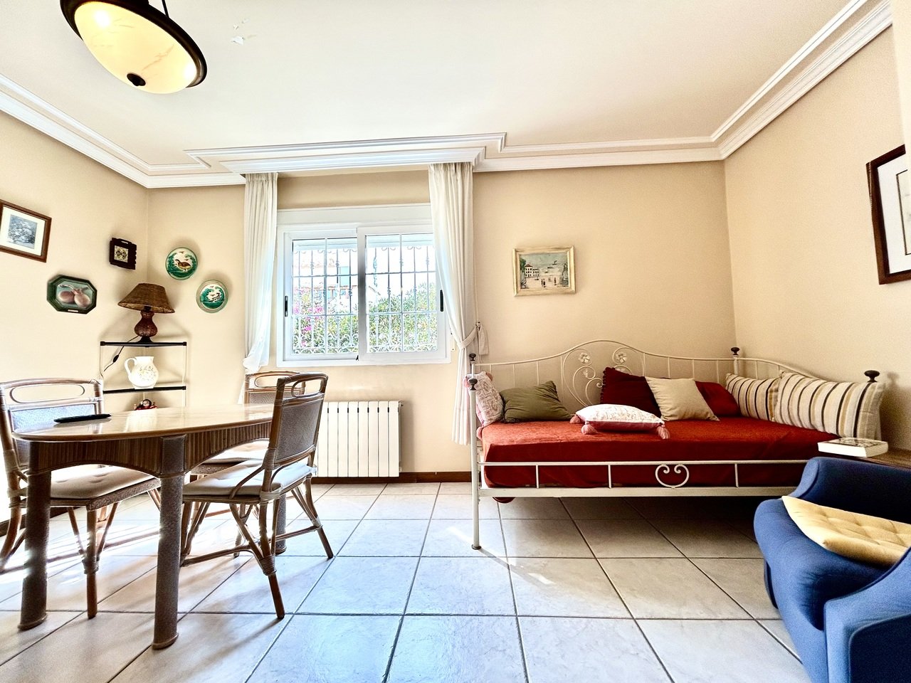 42e8b8f3ede73b26e79a_xlarge