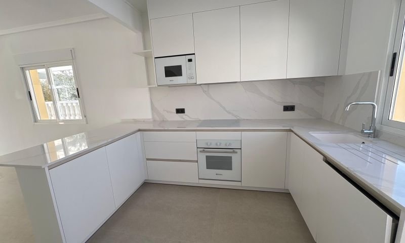 61c63d56-d9a56d3f-7b76-40d7-b509-525126166105