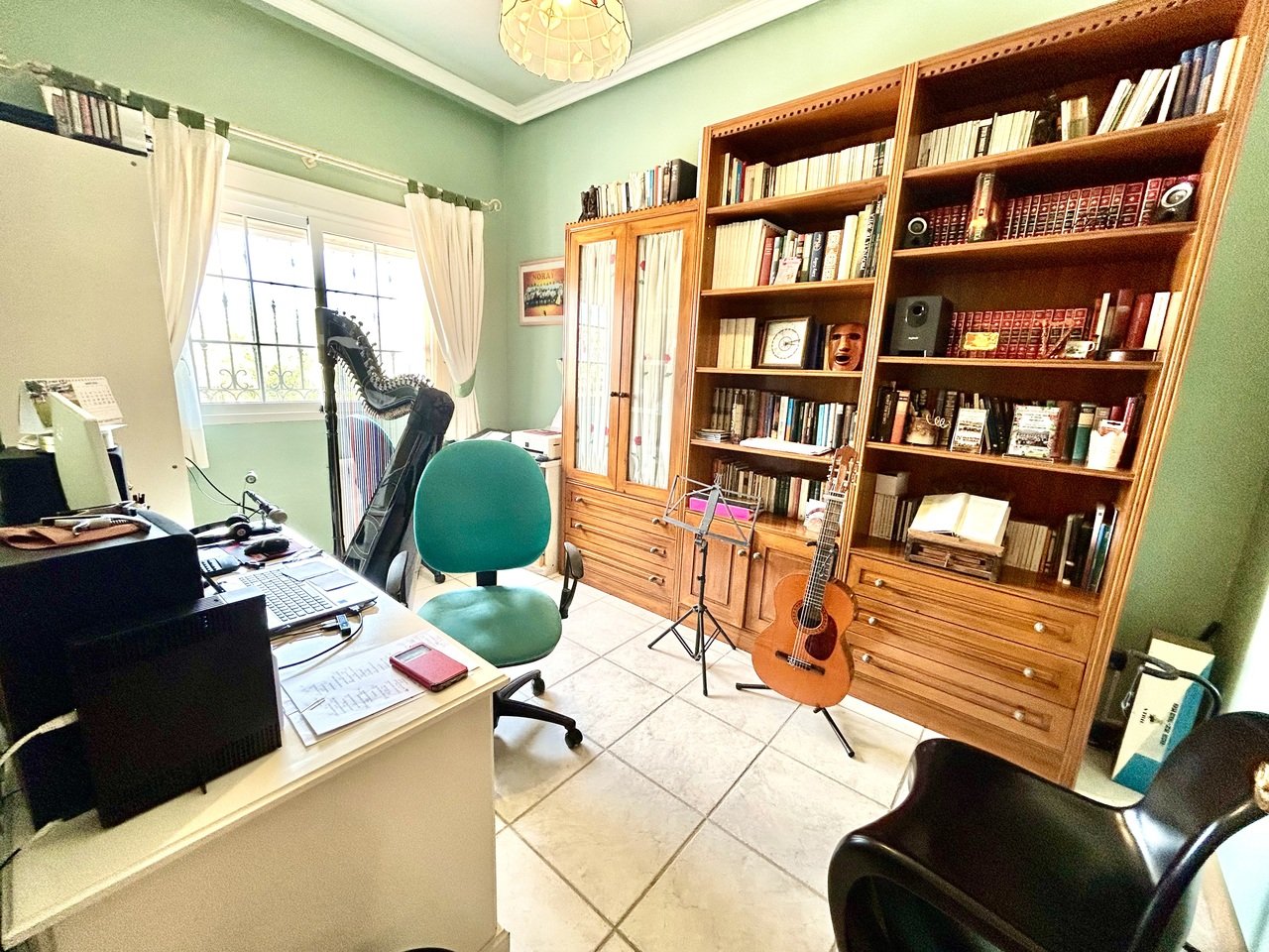 9446c8cb696a3176798f_xlarge