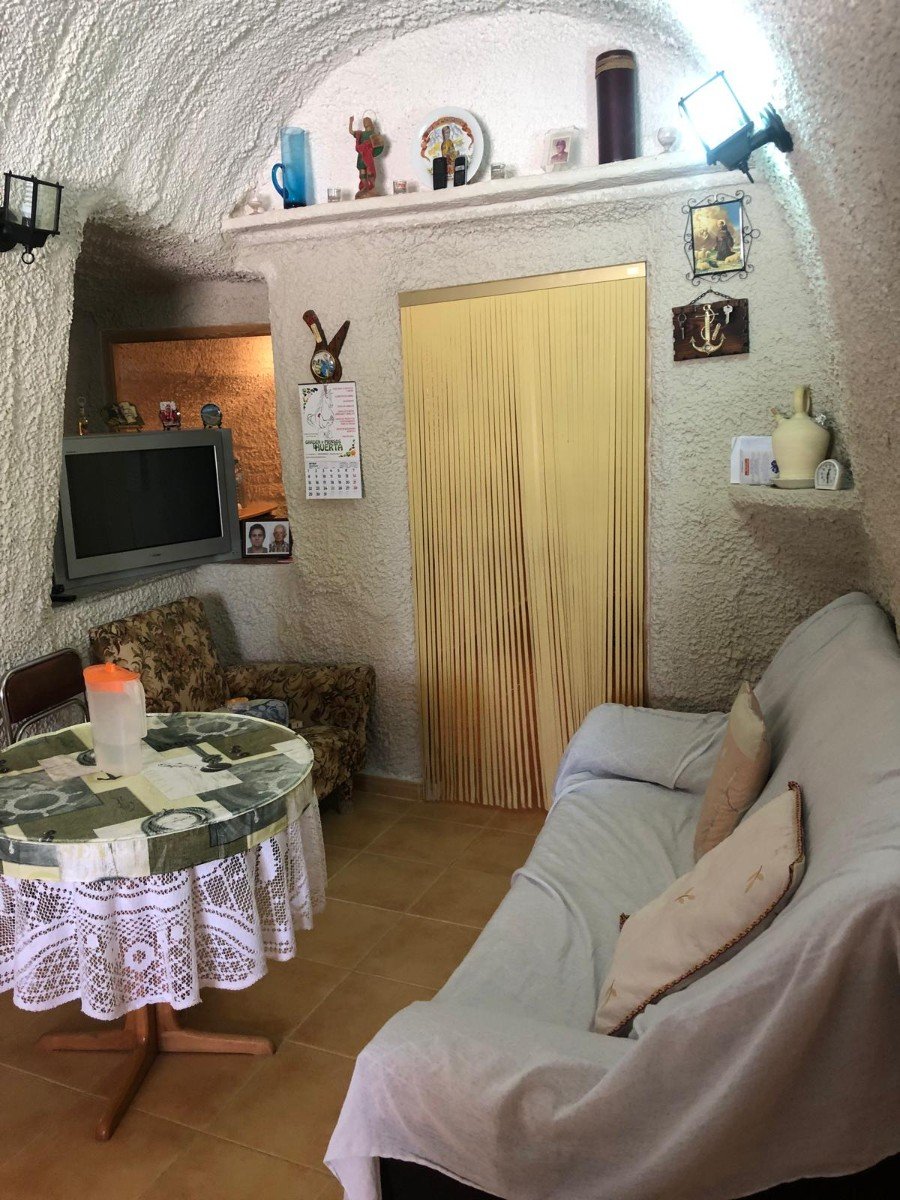 d69b8f1d8a744269b8f1d8a748f