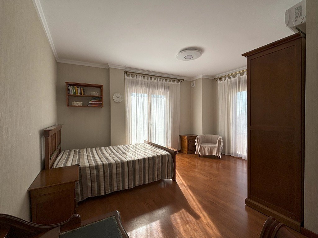 full_1464916_64811975