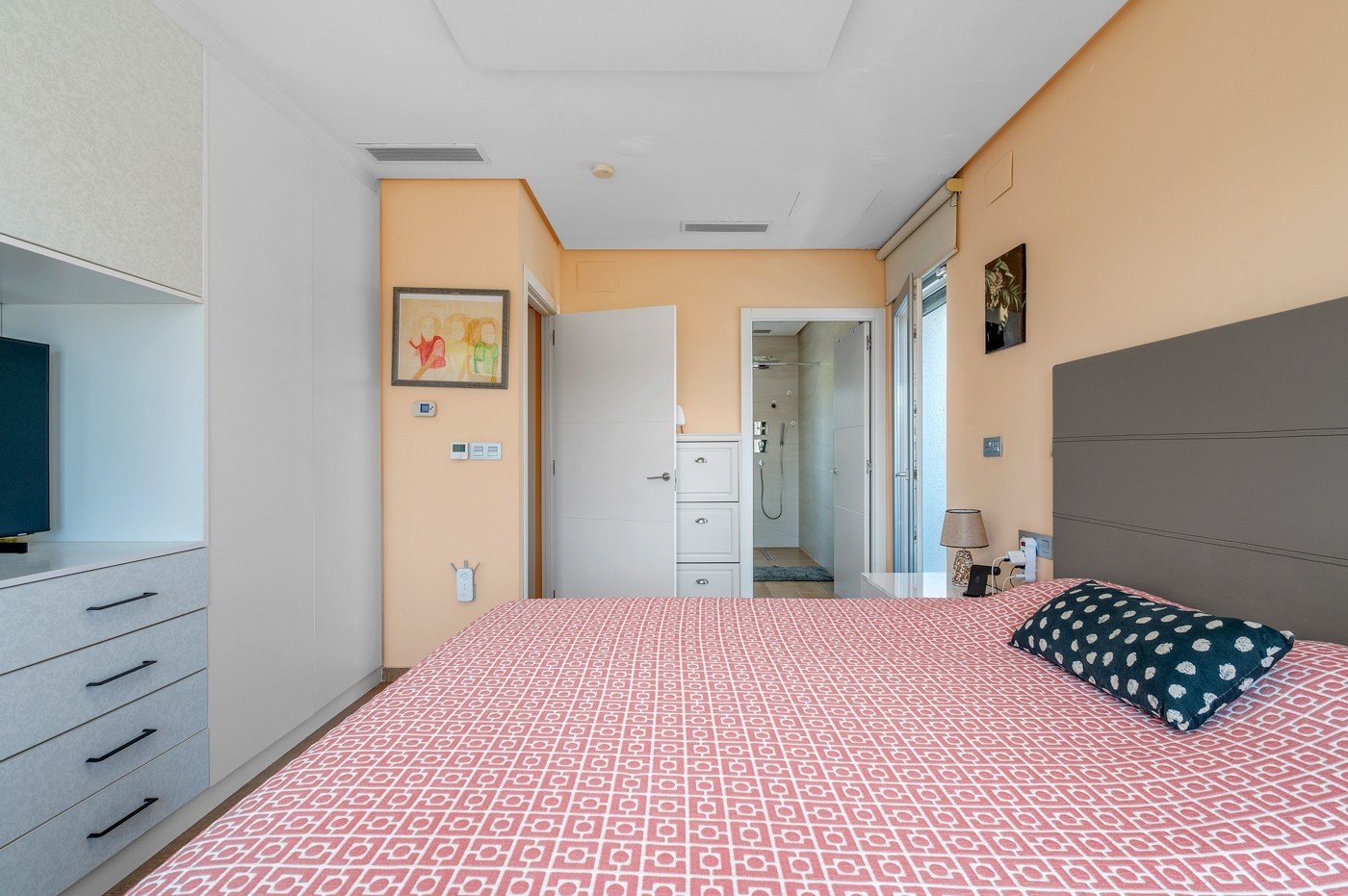 o_1j484uf5t1o1g1pbk8tv1t001ur93d