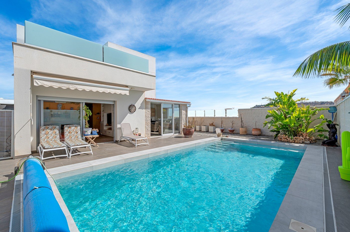 o_1j484uf5tdan1p3dakfihnoim3u