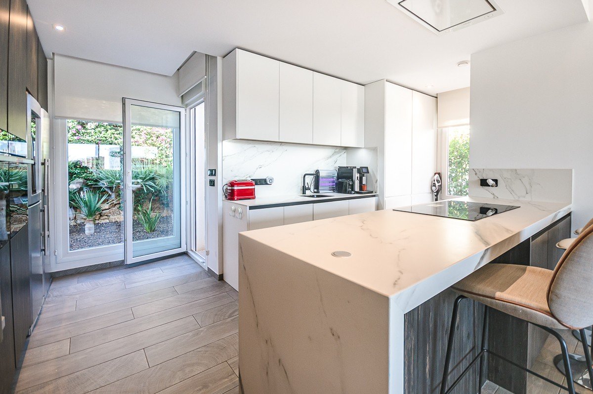 o_1j7egngd83e118341uq81gmn11683p