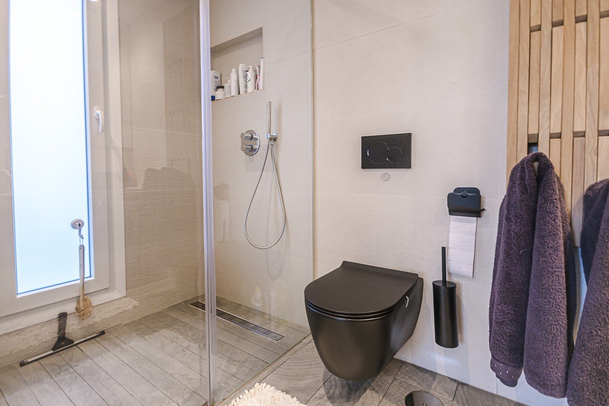 o_1j7egngd8jmdols1bibkmq1od43