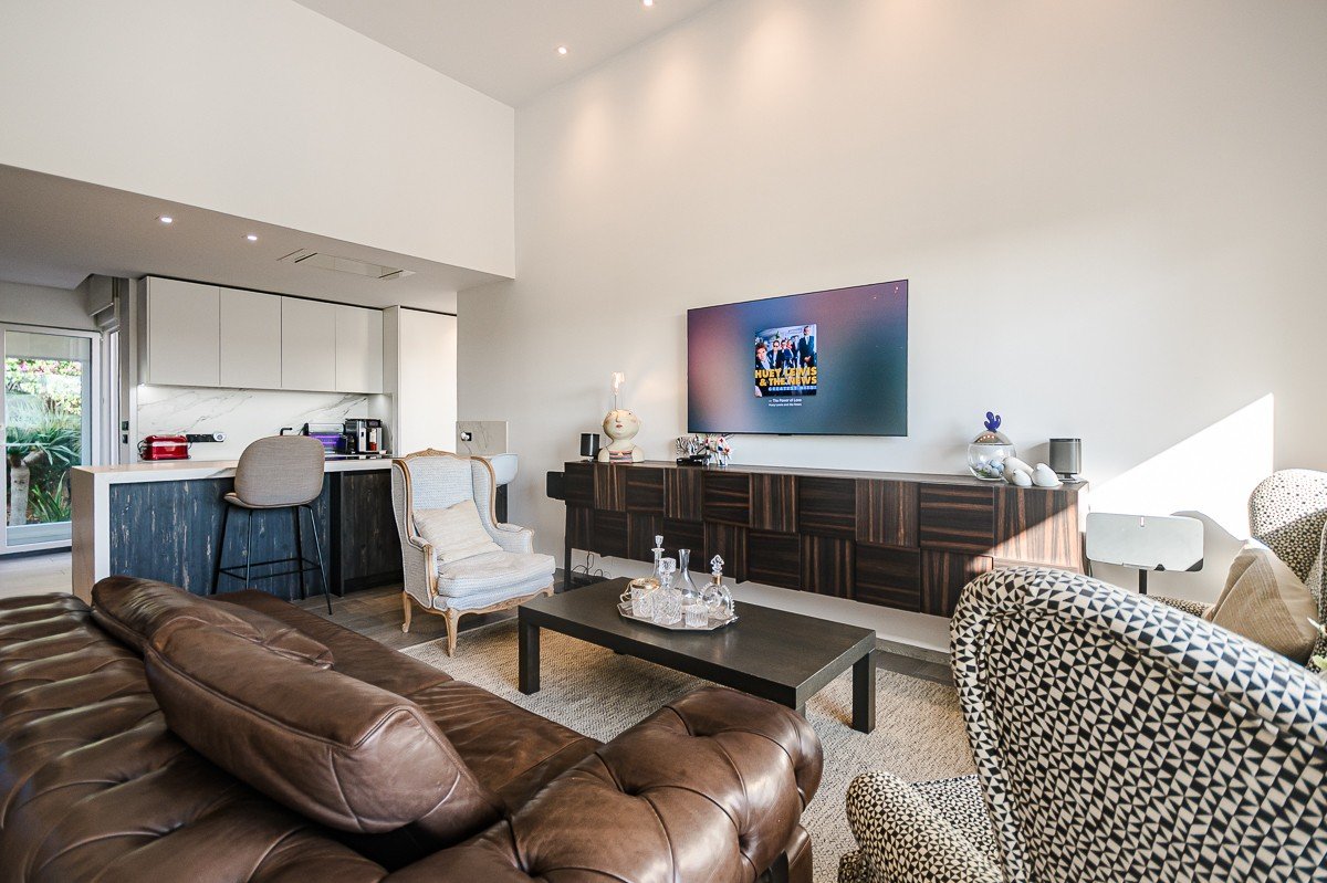 o_1j7egngd91hvr18k6125fu4q1ft048