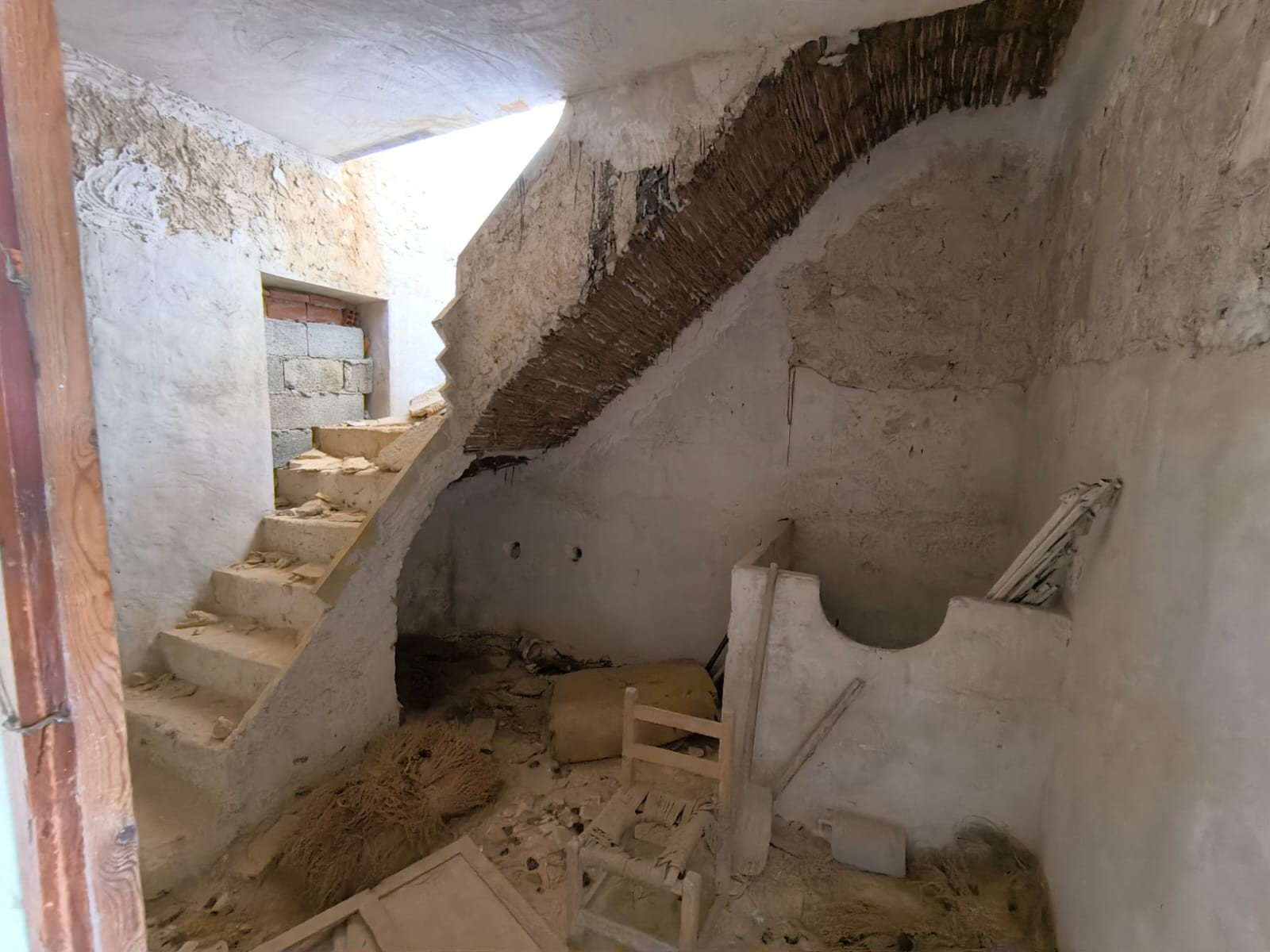 o_1jdtbui7v175i178g1j041nga13531t