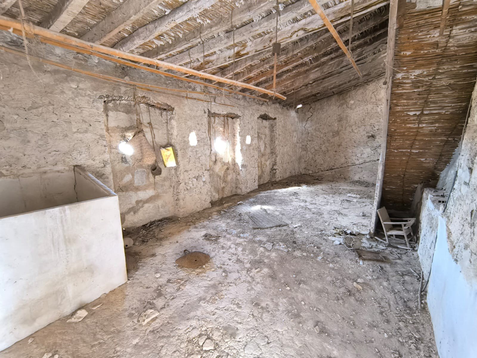 o_1jdtbui7vi71o6v1sfphb1eed1v