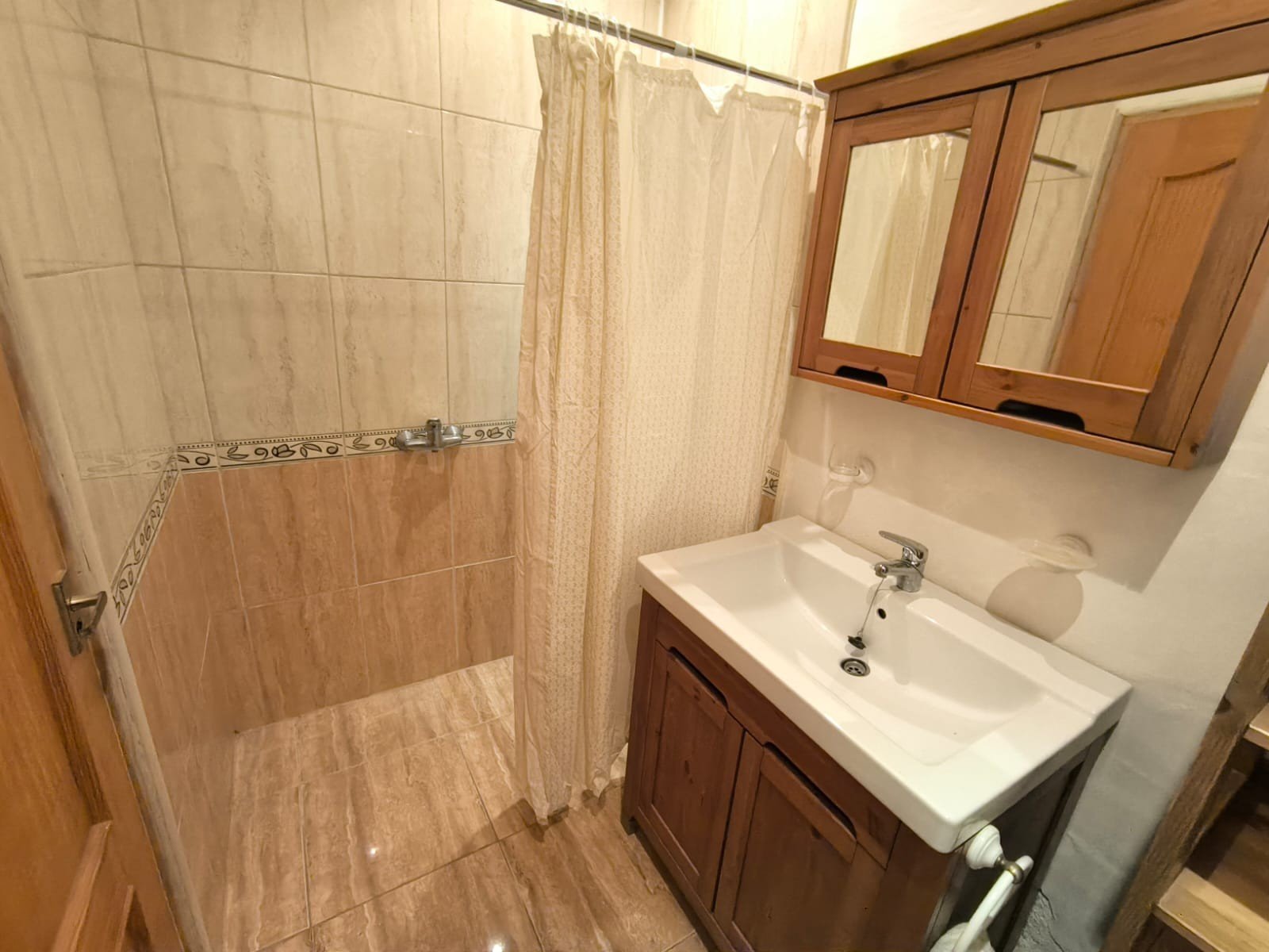 o_1jg80ct4e1vs012l7oro37rs041