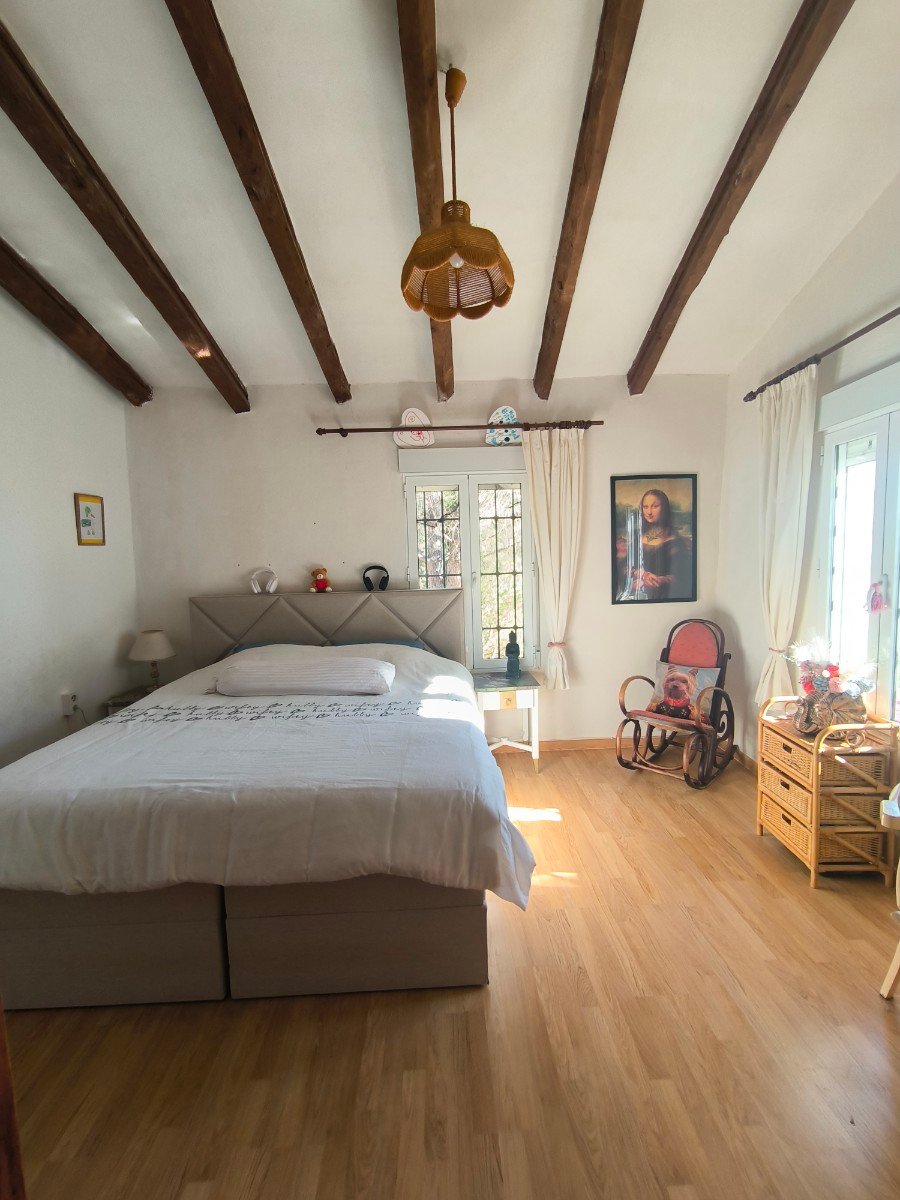 o_1jh92d10j186h1kaup09n4kc433b