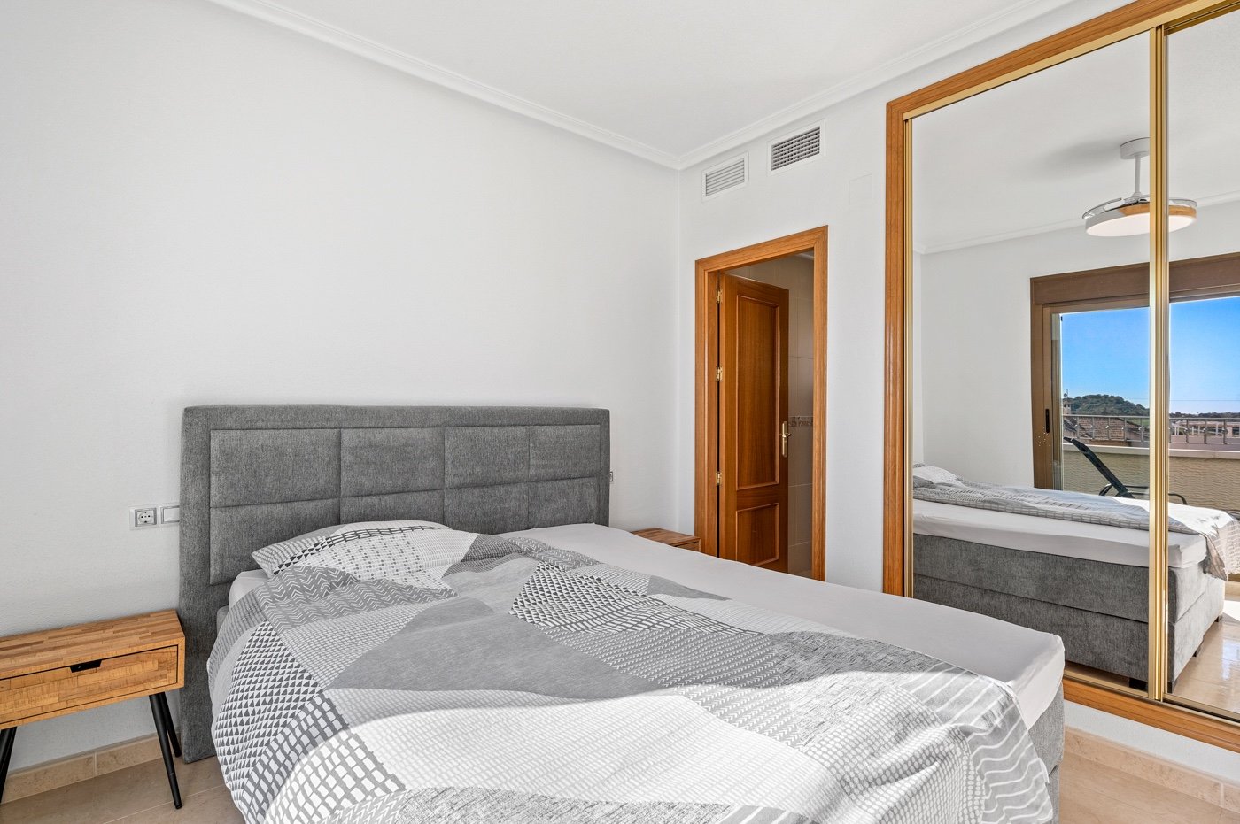 o_1ji52g4f4ar71f1415aiqnjc5j3d