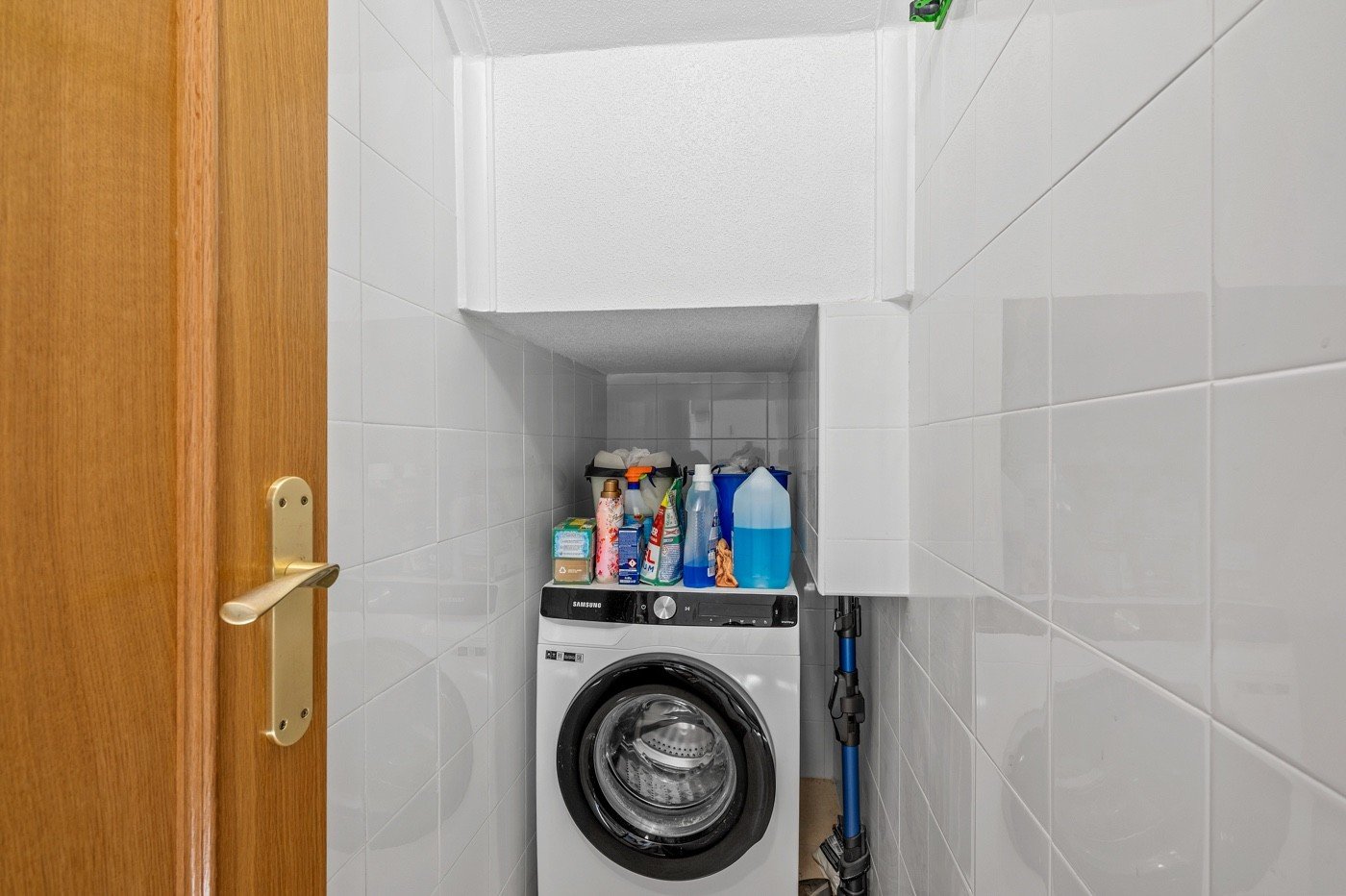 o_1ji7rs2qn1jrvcgd1j9j77hqut2l