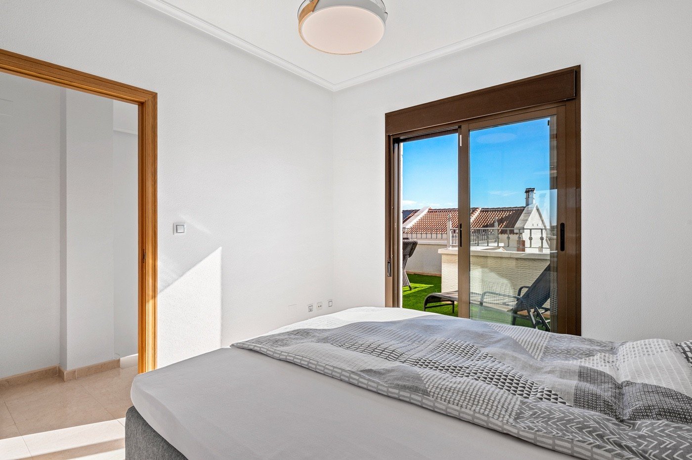 o_1ji7rs2qo1v25vl67puakr1ht2t