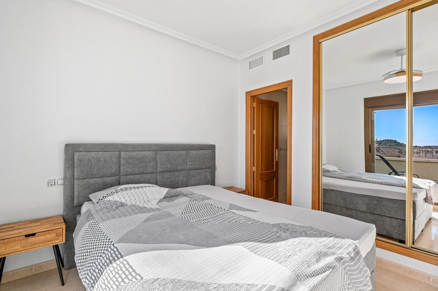 o_1ji7rs2qovnd13m41u0usoi1mlh3k