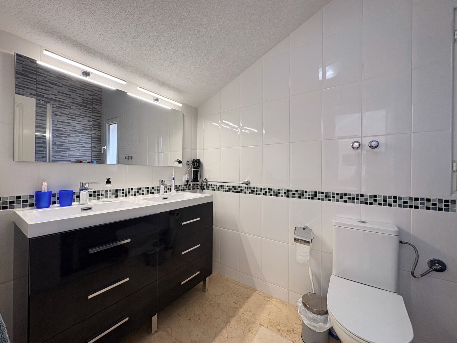 o_1jkdsg4g5139k7v328n1meteru2u