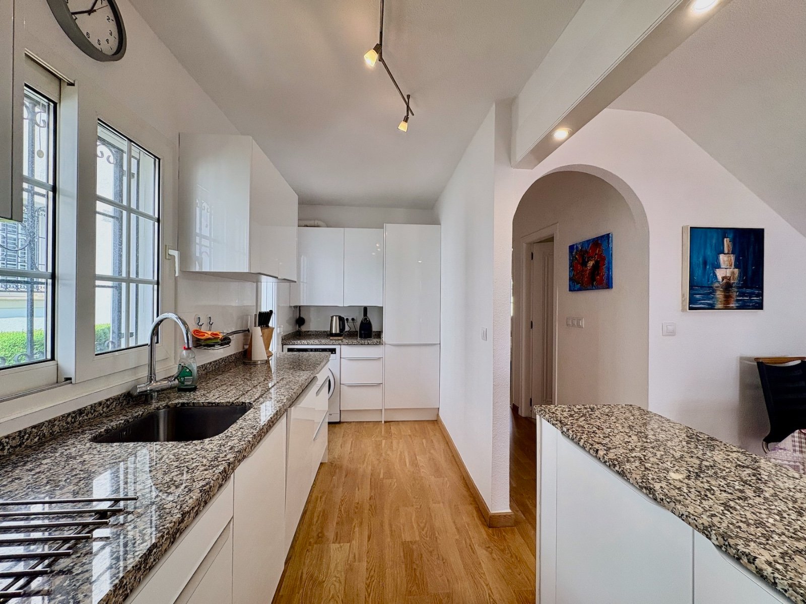 o_1jkdsg4g61ka2uj2rus1iprtpe3b