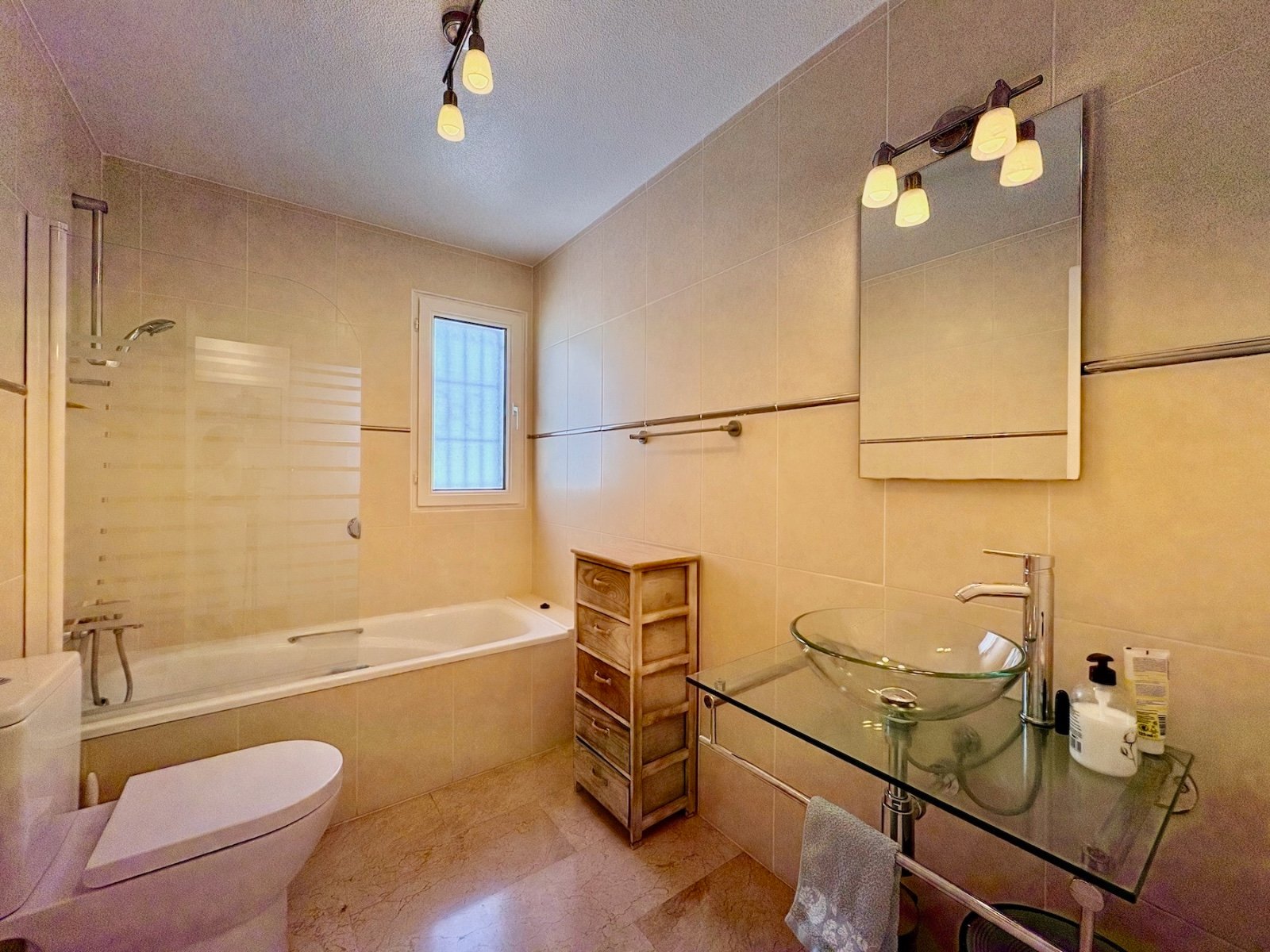 o_1jkdsg4g6boip5k1l24vlnvvk38