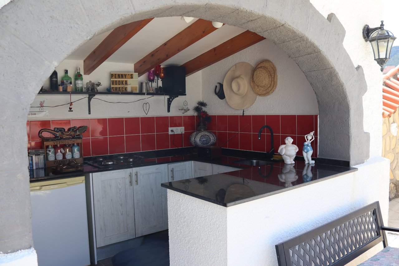 12394-villa-for-sale-in-orba-287526-large
