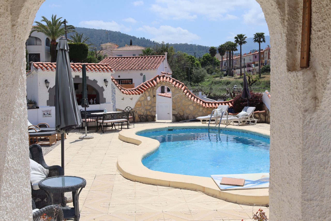 12394-villa-for-sale-in-orba-287557-large