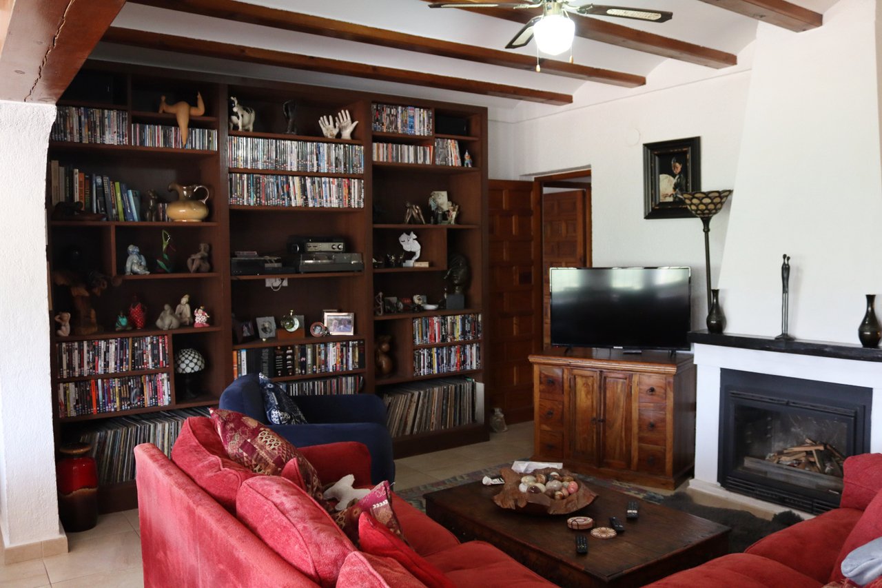 12394-villa-for-sale-in-orba-287562-large