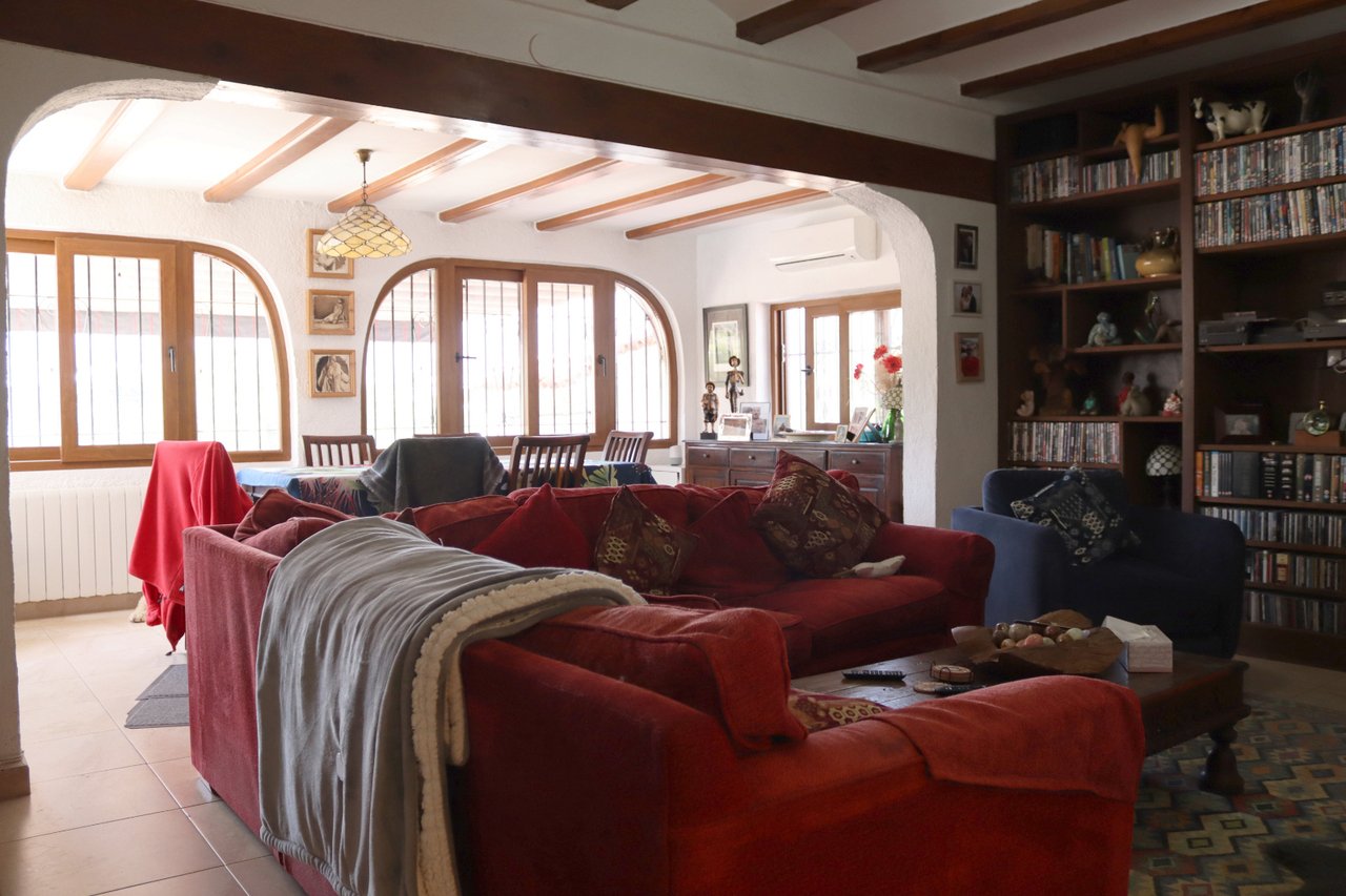 12394-villa-for-sale-in-orba-287579-large