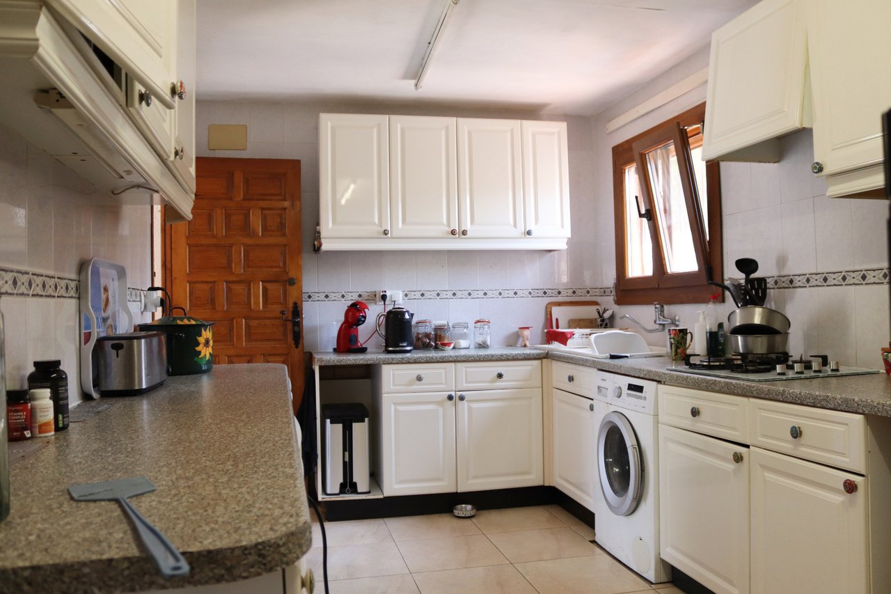 12394-villa-for-sale-in-orba-287583-large
