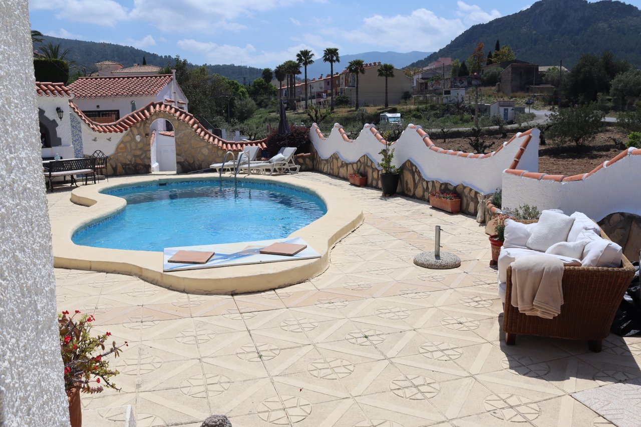 12394-villa-for-sale-in-orba-287594-large