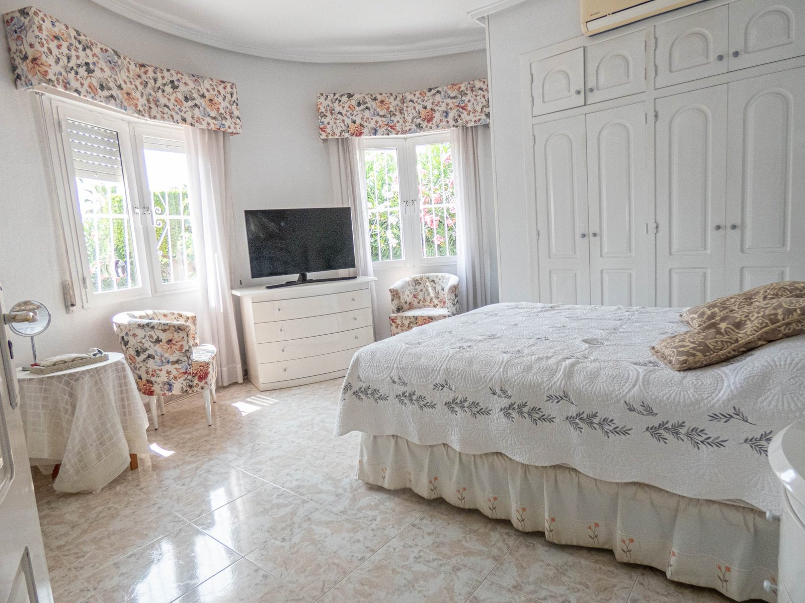 6110_an_amazing_villa_for_sale_in_quesada_with_summer_house_050723160727_p1140716