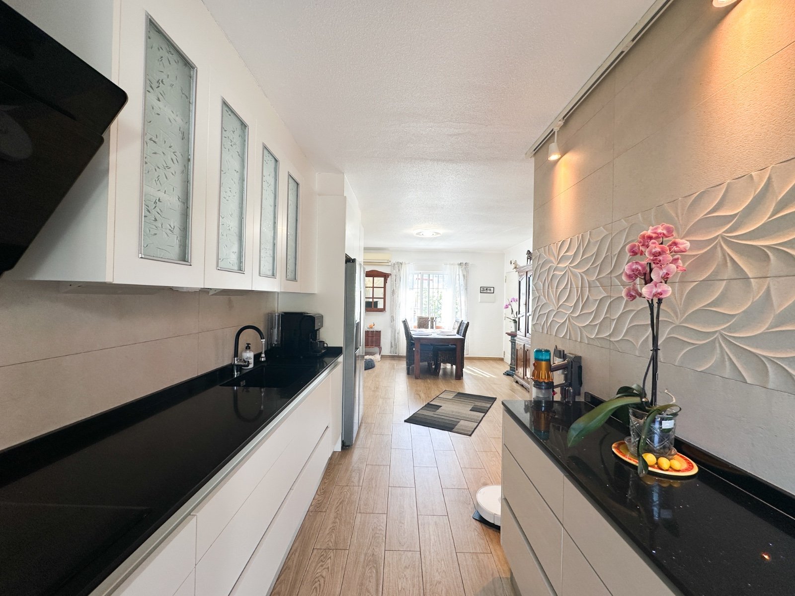 o_1jpmotlq61kph13tl1fd91eom15u43g