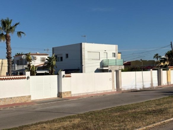 villa torrevieja vil204 1