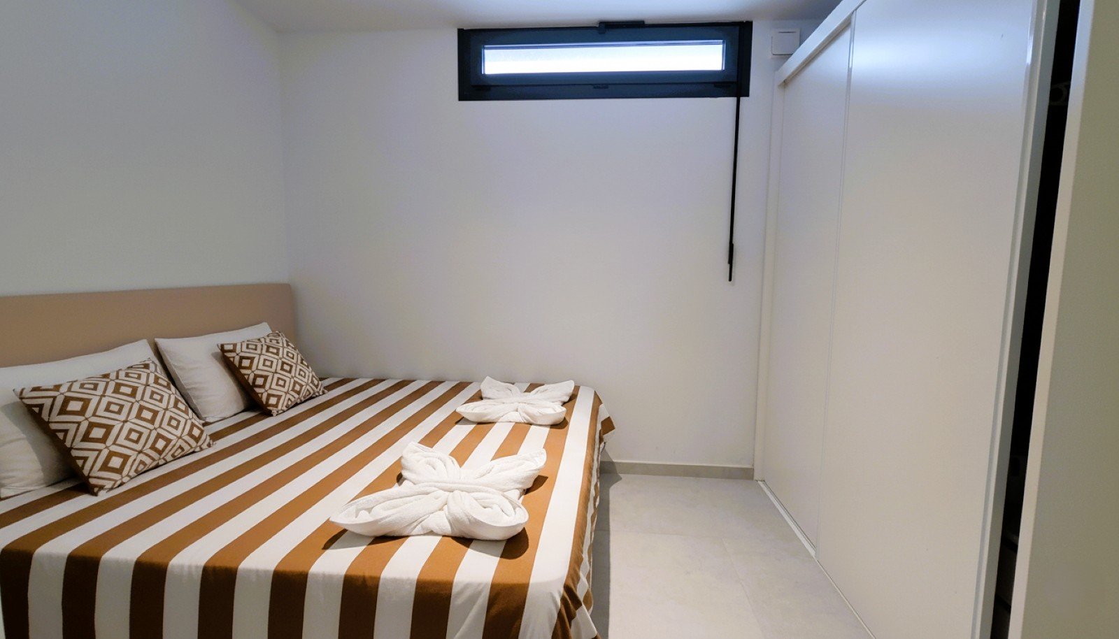 74546_basement_bedroom1
