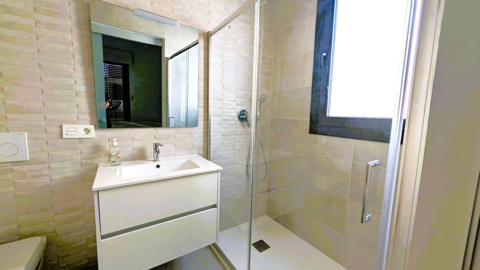 74546_bathroom_3